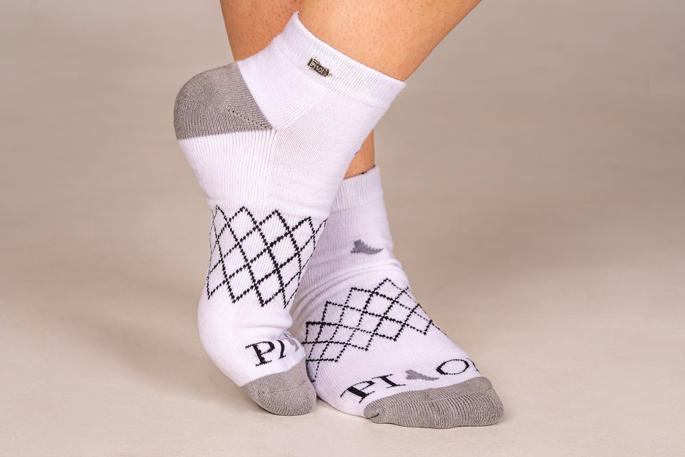 Never Lose a Sock Again! PILOI - The New Socks With an Ingenious Built-In  Clip